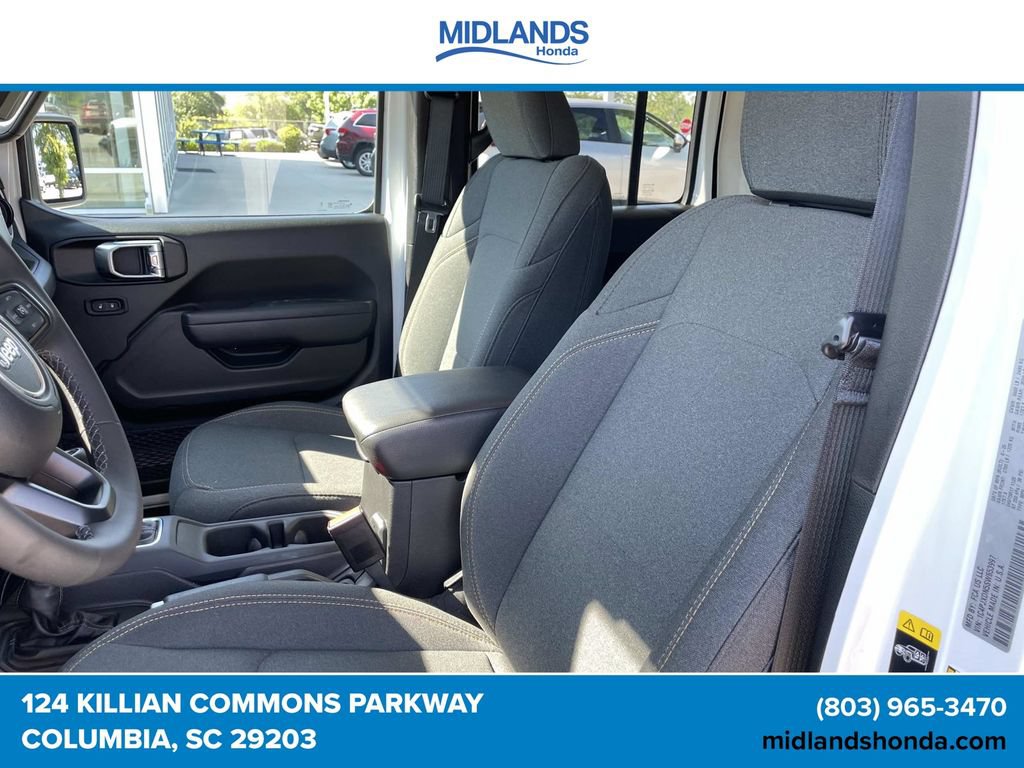 Used 2025 Jeep Wrangler Unlimited Sport AWD/4WD image 14