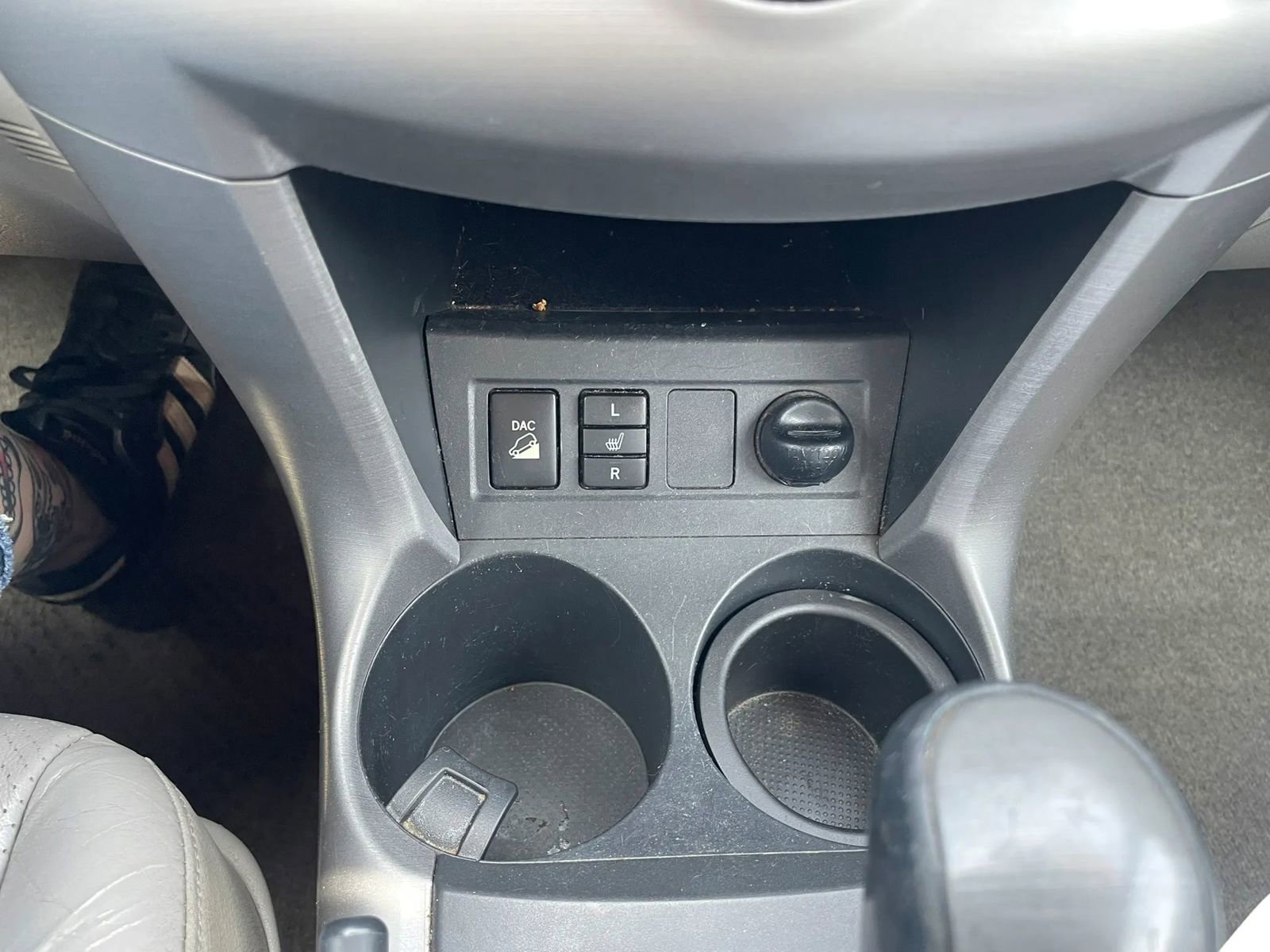 Used 2008 Toyota RAV4 Limited AWD/4WD image 9
