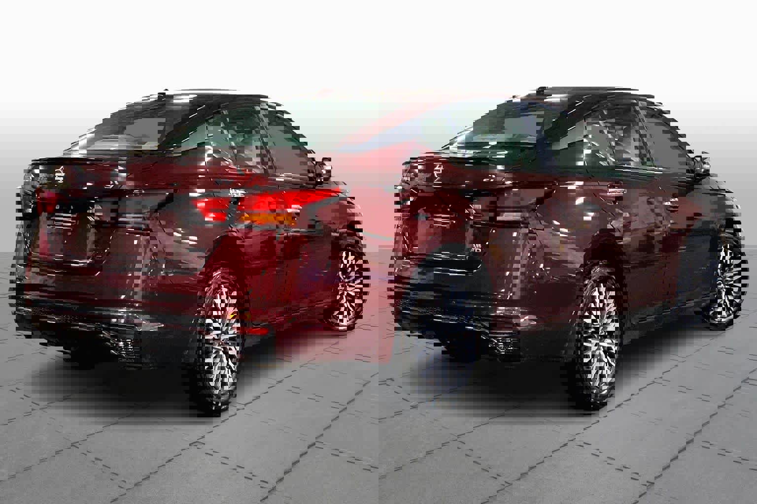 Used 2024 Nissan Altima 2.5 SV image 13