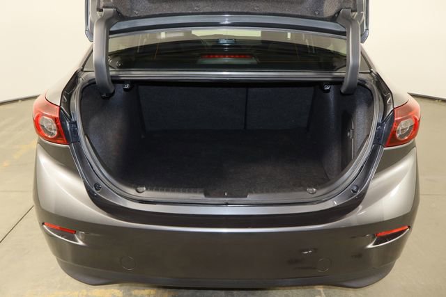 Used 2018 MAZDA MAZDA3 Touring image 18