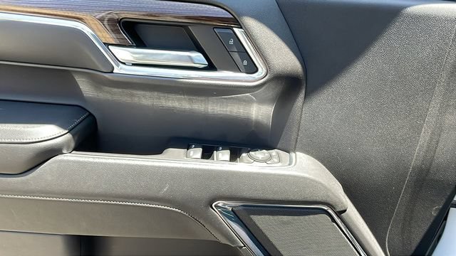 Used 2023 Chevrolet Silverado 1500 LT AWD/4WD image 25