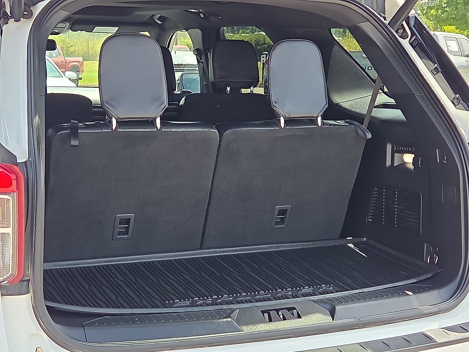 Used 2022 Ford Explorer ST w/ Equipment Group 401A AWD/4WD image 9