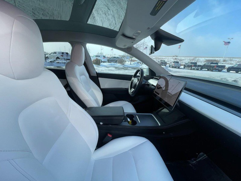 Used 2021 Tesla Model Y Long Range image 6