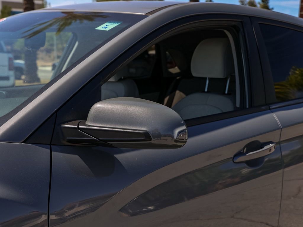 Used 2023 Hyundai Kona SE w/ Cargo Package image 12