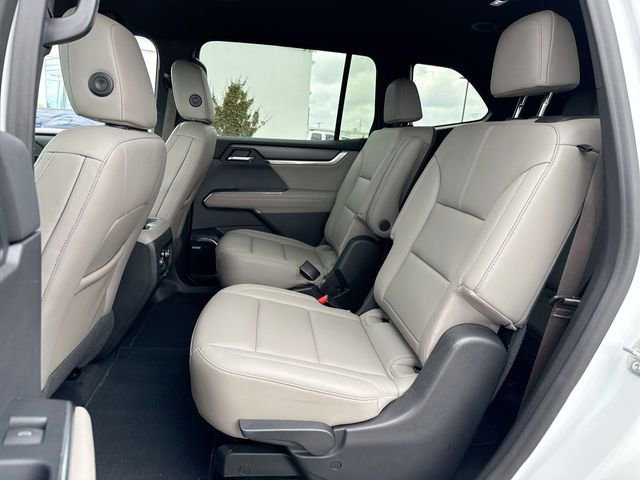 Used 2024 GMC Acadia Elevation image 23