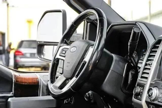 Used 2017 Ford F250 Platinum w/ Platinum Ultimate Package AWD/4WD image 21