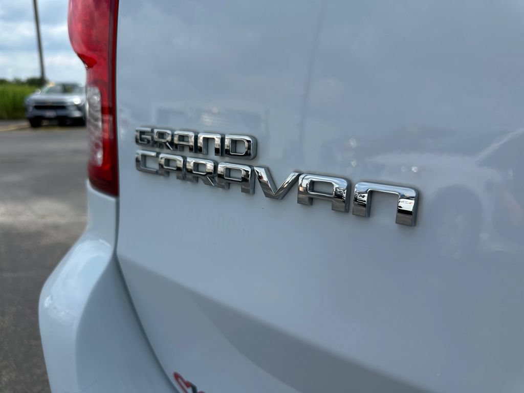 Used 2016 Dodge Grand Caravan SXT FWD image 41