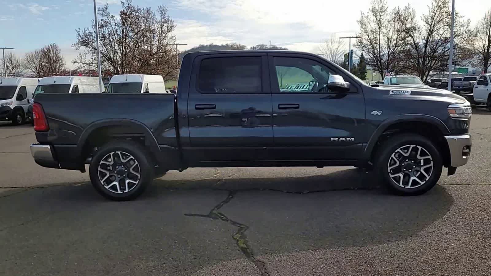 New 2026 RAM 1500 Laramie AWD/4WD image 9