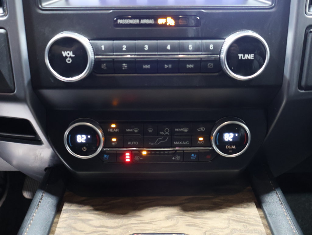 Used 2020 Ford Expedition Max Platinum AWD/4WD image 38