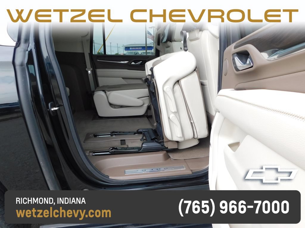 Used 2023 GMC Yukon XL Denali w/ Denali Reserve Package AWD/4WD image 35