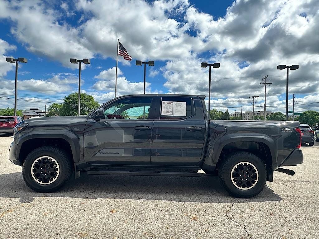 Certified 2024 Toyota Tacoma TRD Off-Road AWD/4WD image 2