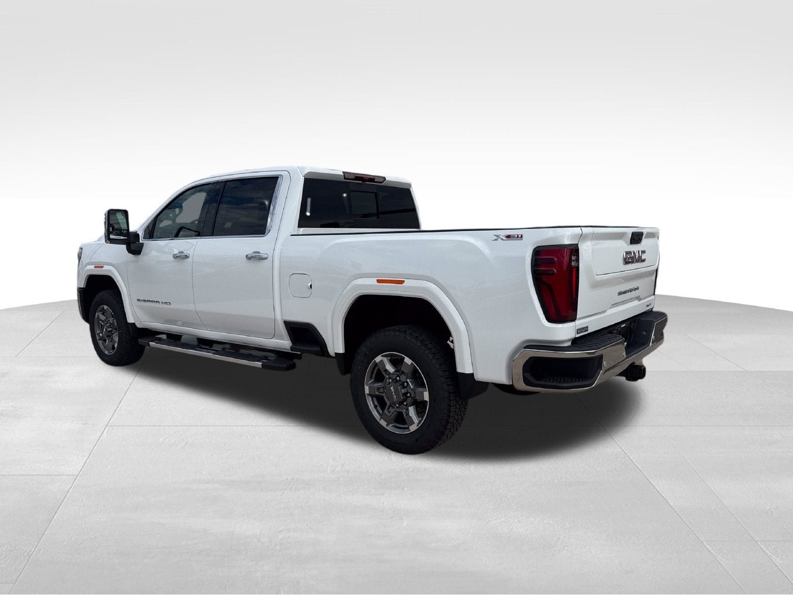 New 2026 GMC Sierra 3500 SLT w/ SLT Premium Package AWD/4WD image 17
