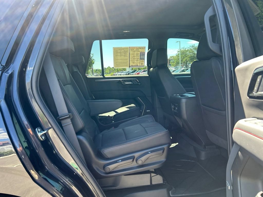 Used 2025 Chevrolet Tahoe RST w/ Comfort Package AWD/4WD image 16