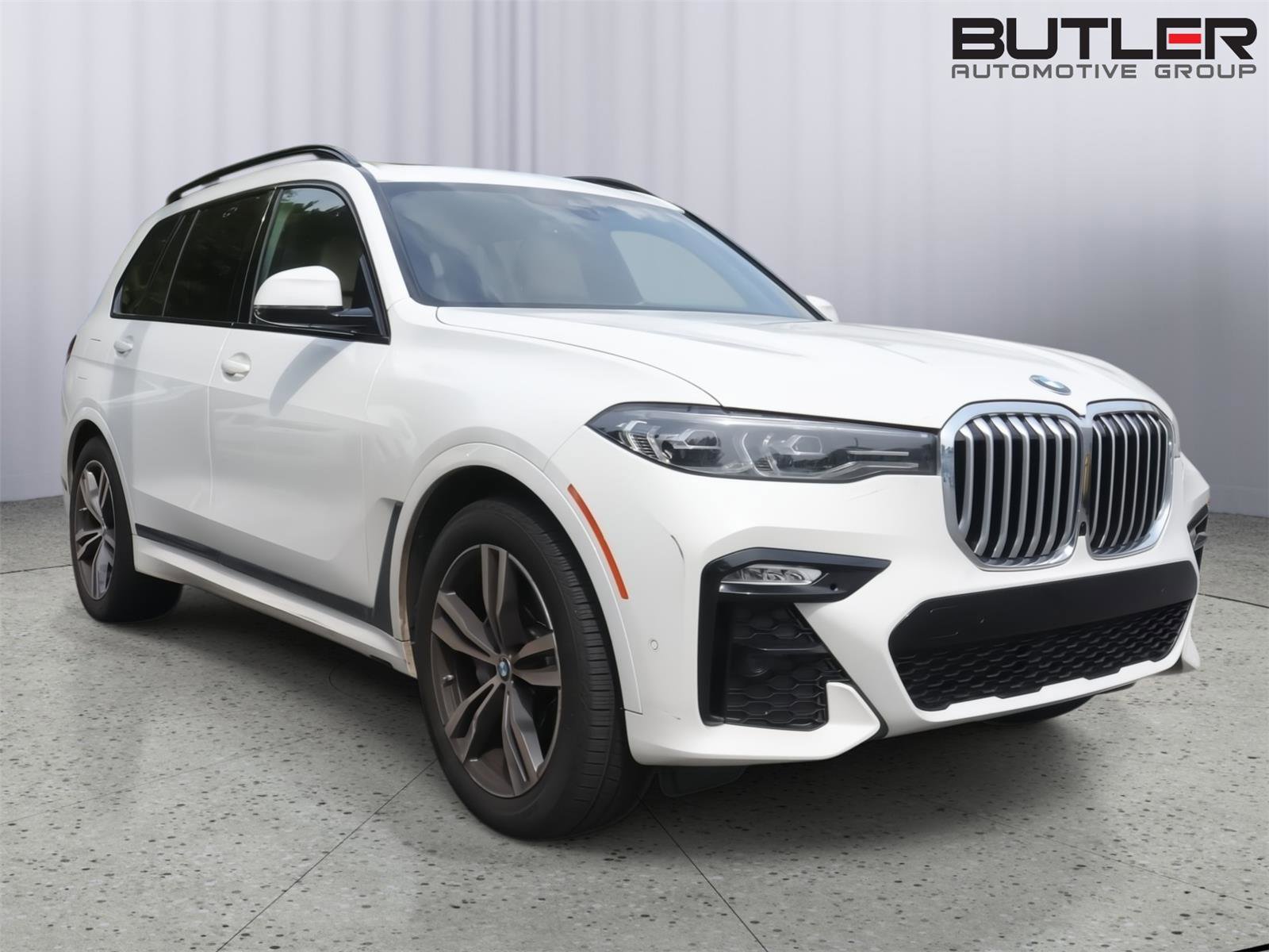 Used 2022 BMW X7 xDrive40i w/ M Sport Package AWD/4WD image 3