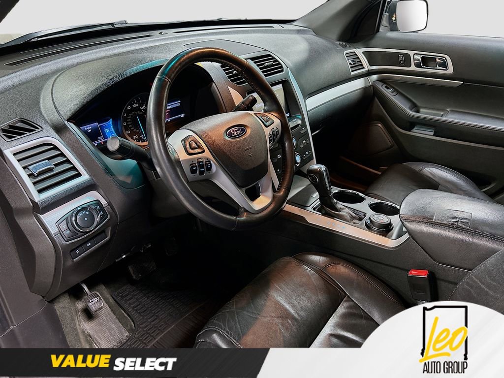 Used 2014 Ford Explorer XLT w/ Equipment Group 202A image 9