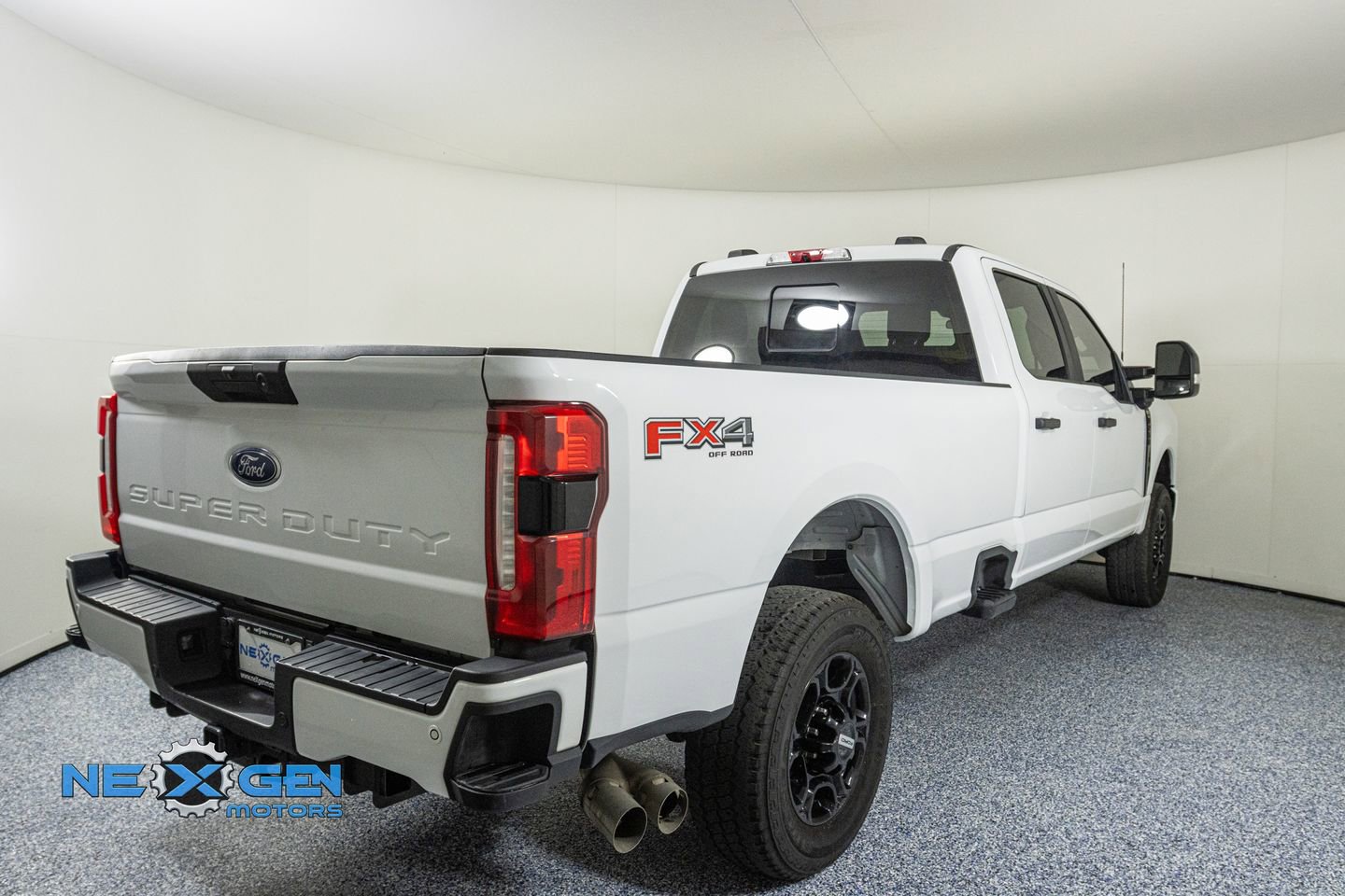 Used 2024 Ford F250 XL w/ STX Appearance Package image 7
