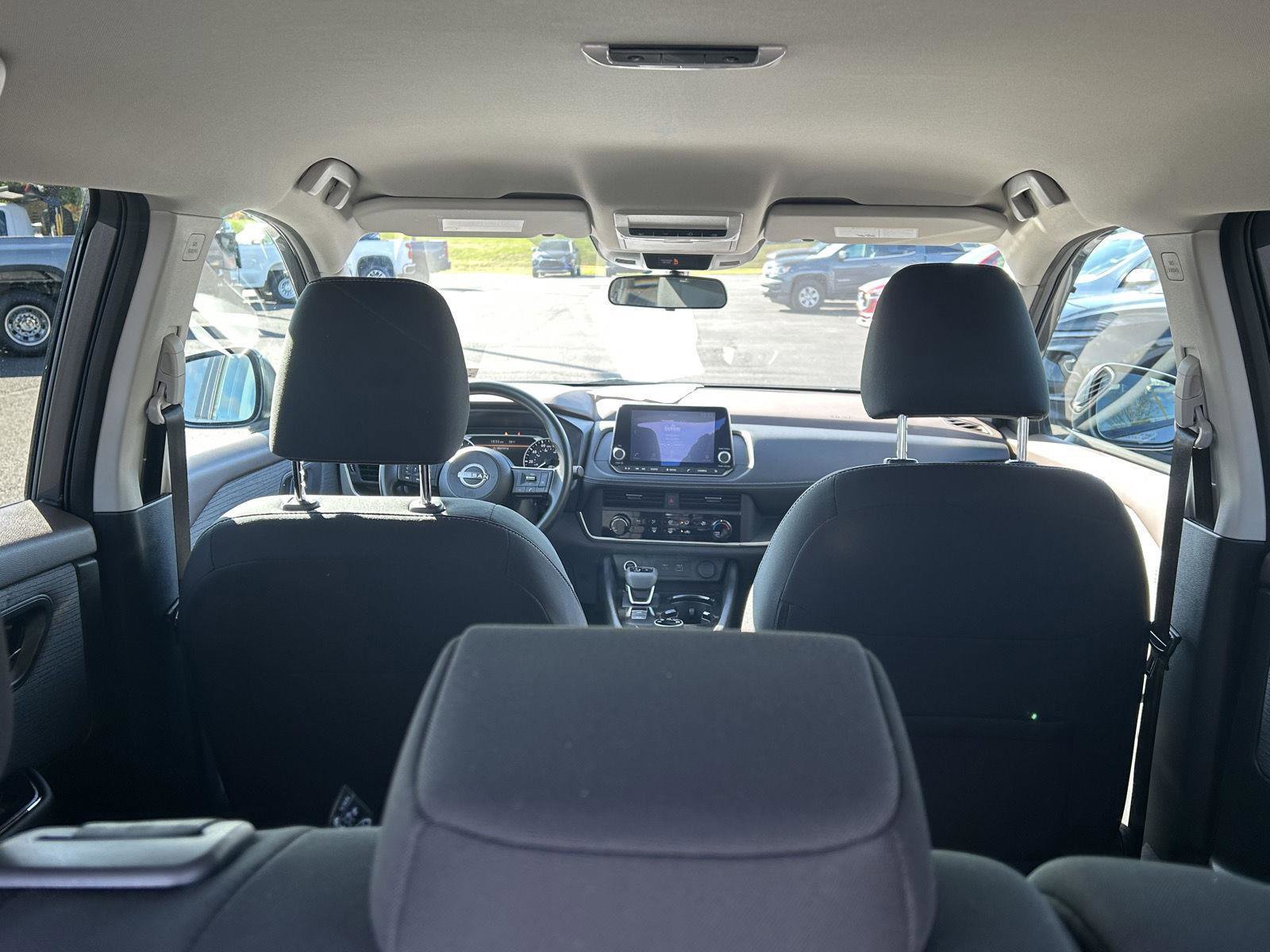 Used 2023 Nissan Rogue S image 27