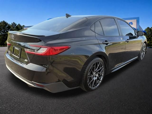 Used 2025 Toyota Camry SE w/ Convenience Package FWD image 3