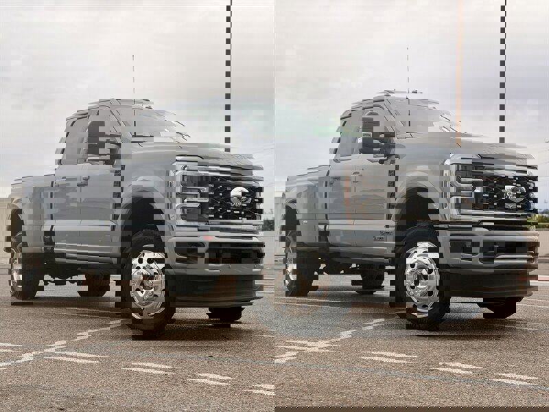 Used 2025 Ford F450 Platinum w/ FX4 Off-Road Package image 1