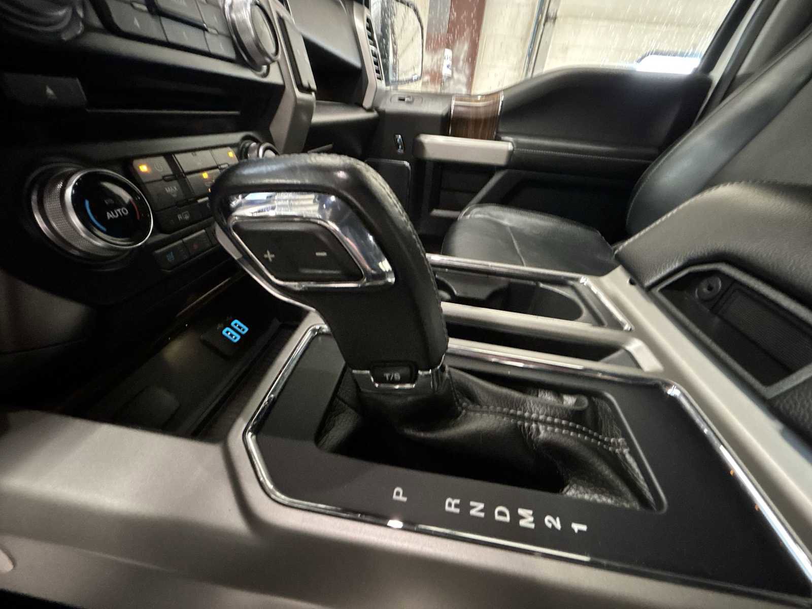 Used 2016 Ford F150 Lariat w/ Equipment Group 502A Luxury image 20