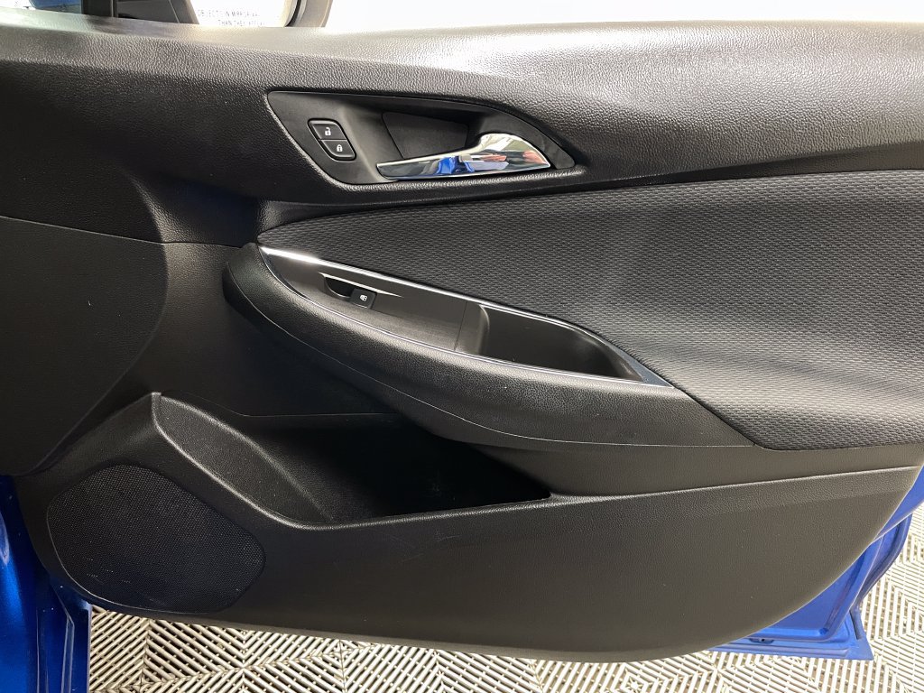 Used 2018 Chevrolet Cruze LT w/ Convenience Package FWD image 35