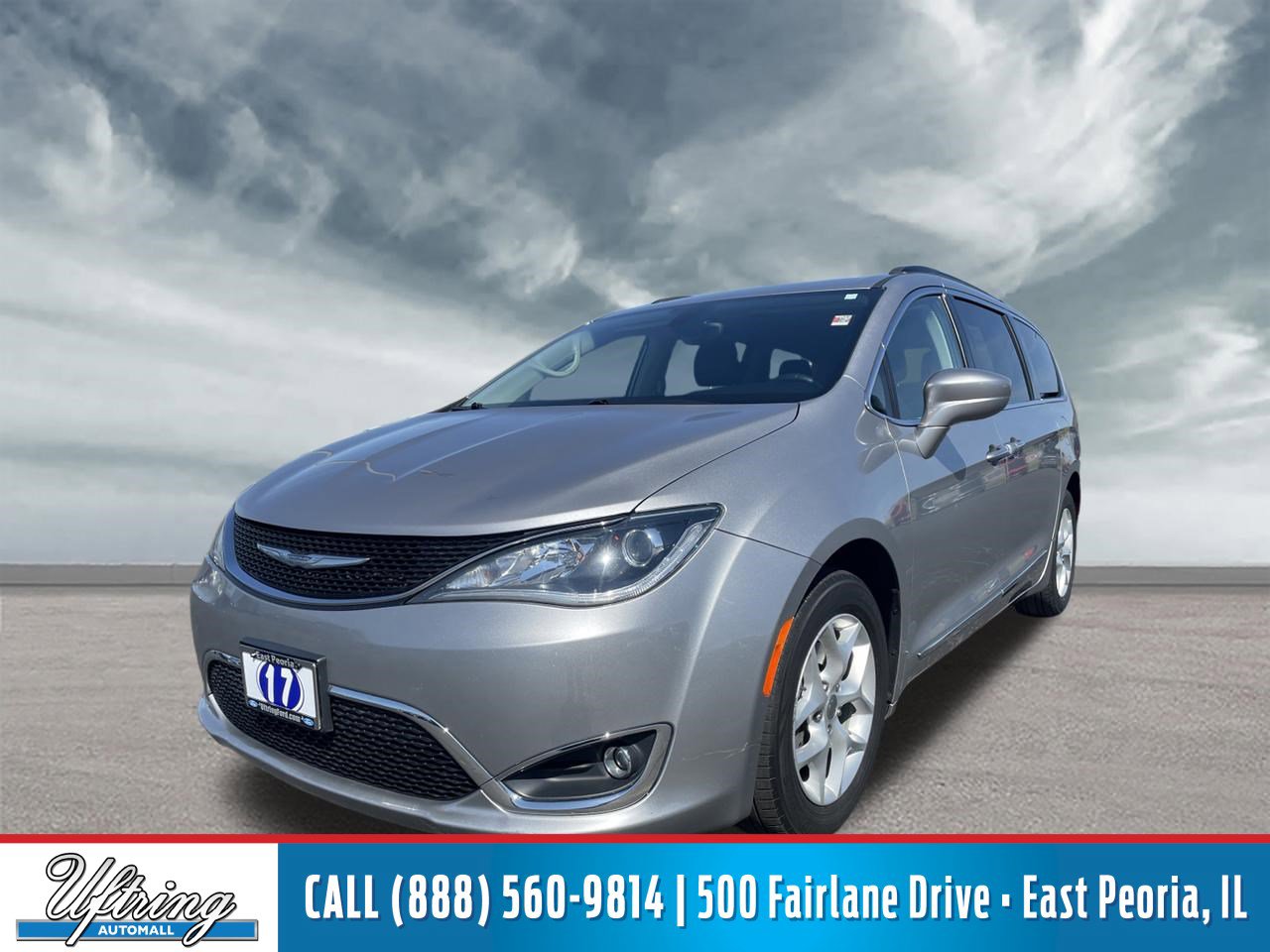 Used 2017 Chrysler Pacifica Touring-L w/ Tire & Wheel Group image 1