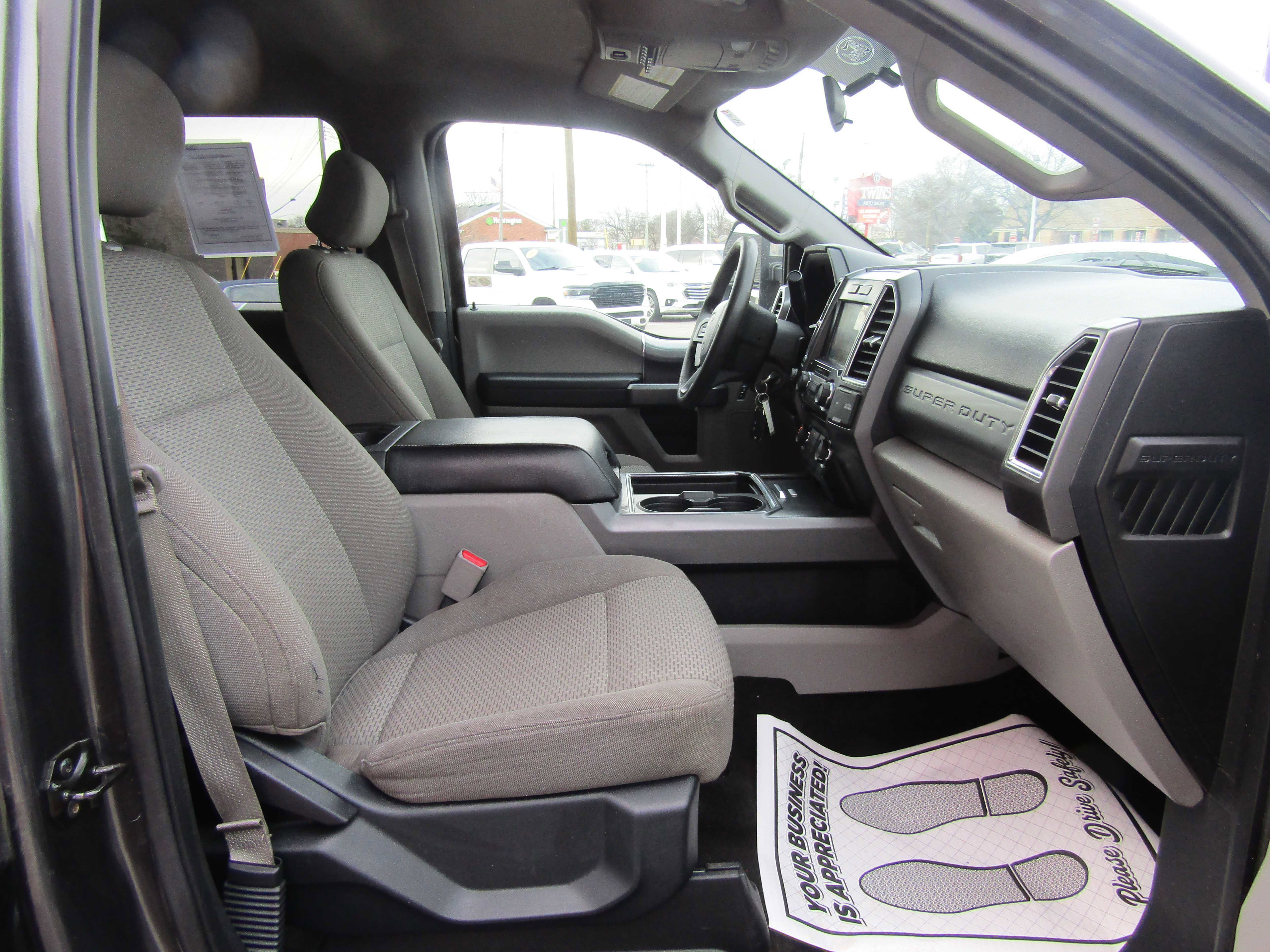 Used 2017 Ford F250 XLT w/ XLT Premium Package AWD/4WD image 19