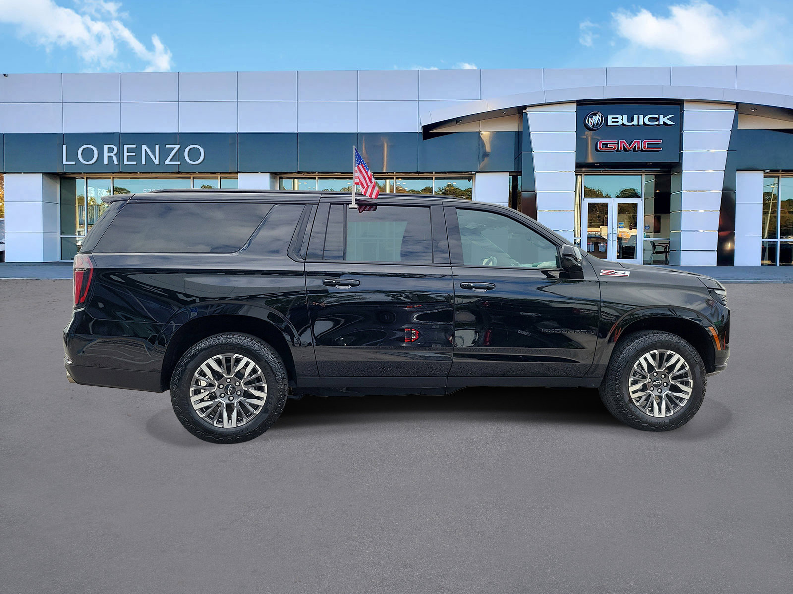 Used 2025 Chevrolet Suburban Z71 AWD/4WD image 4