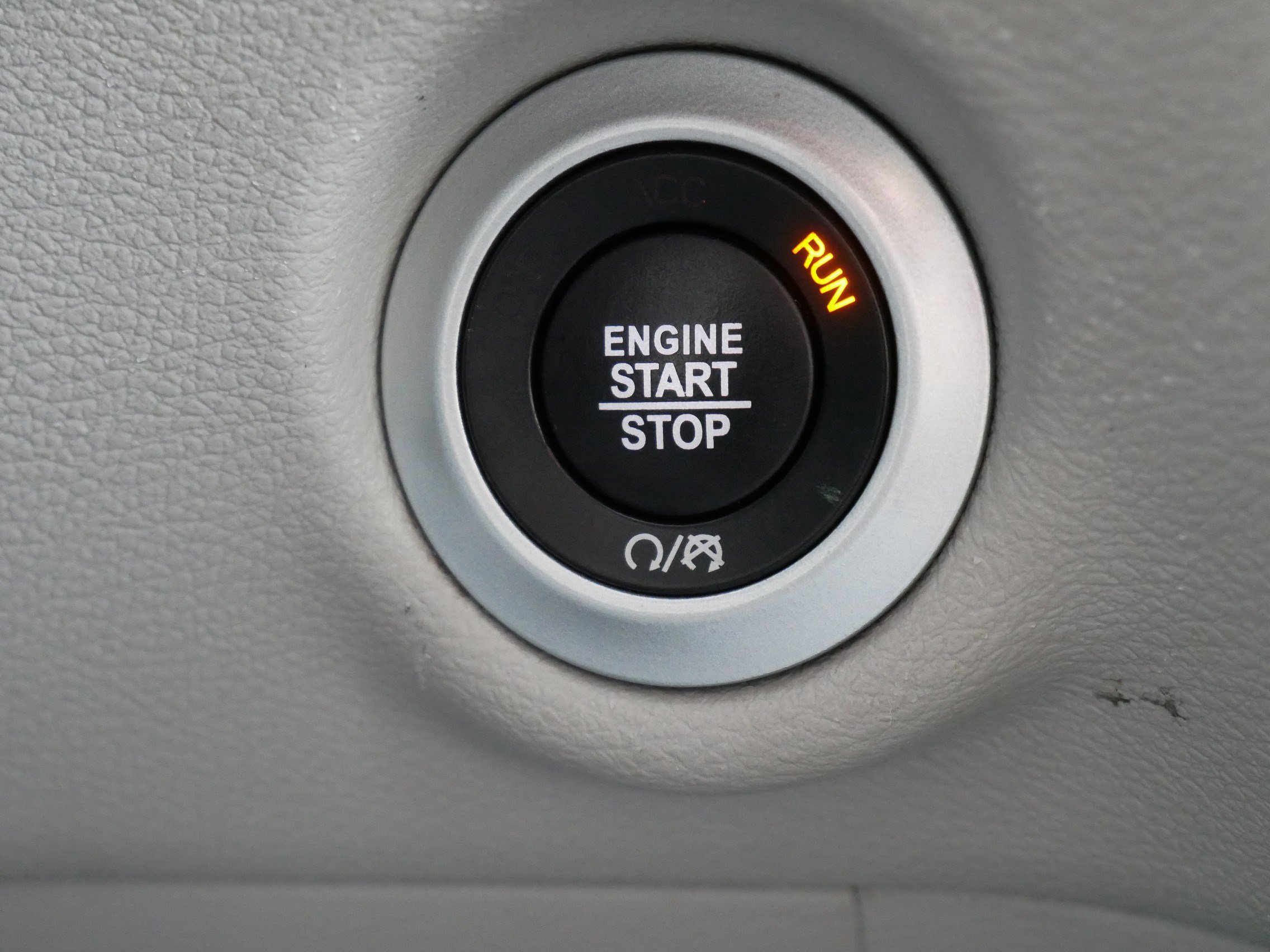 Used 2023 Chrysler Voyager LX image 31