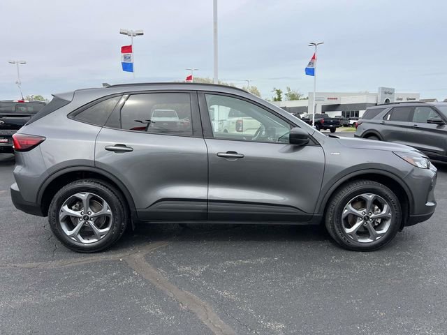 Certified 2025 Ford Escape ST-Line AWD/4WD image 10