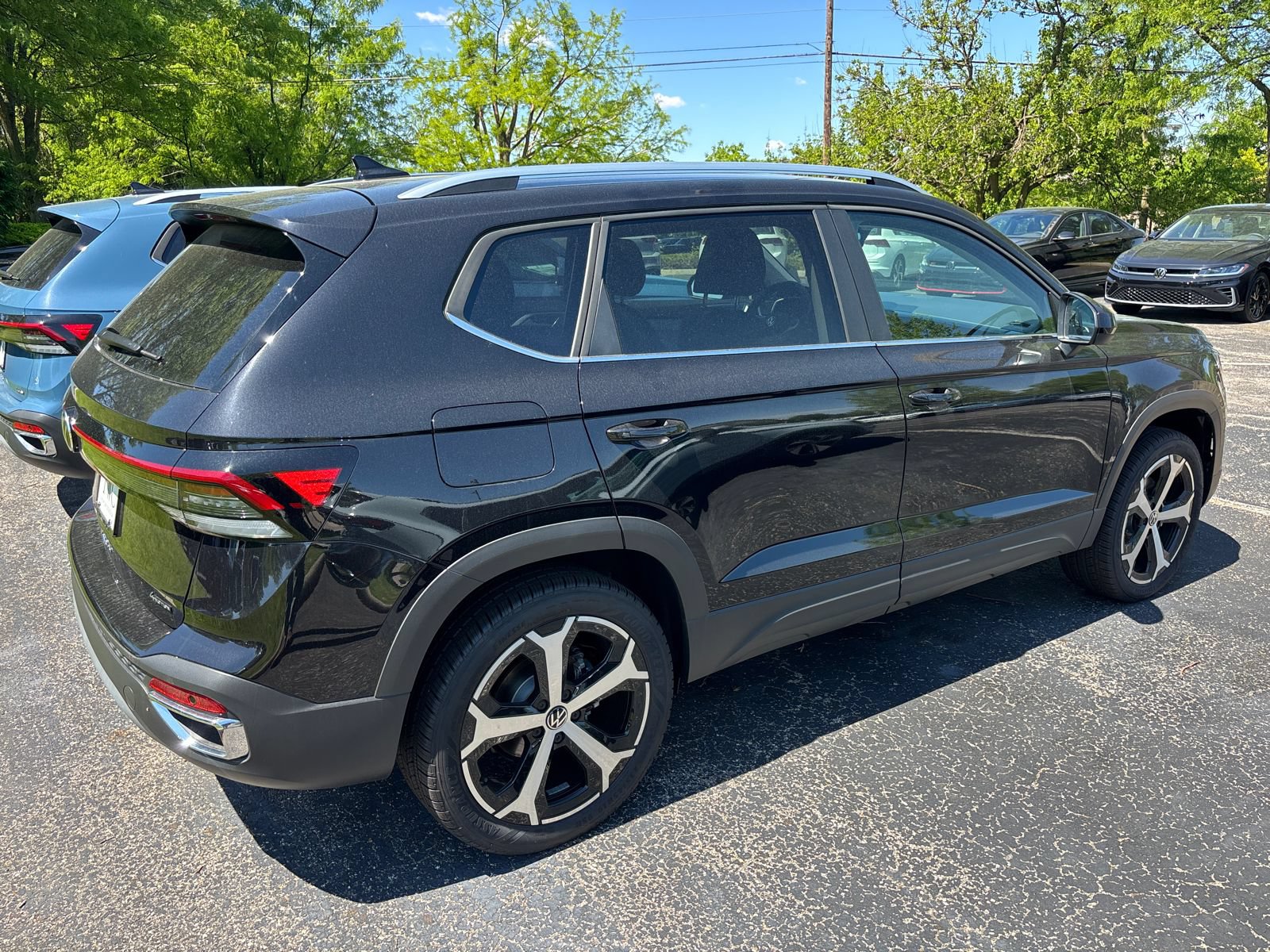 New 2026 Volkswagen Taos SEL AWD/4WD image 4