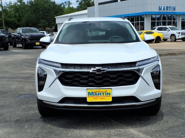 New 2026 Chevrolet Trax LT w/ LPO, Blackout Package FWD image 2