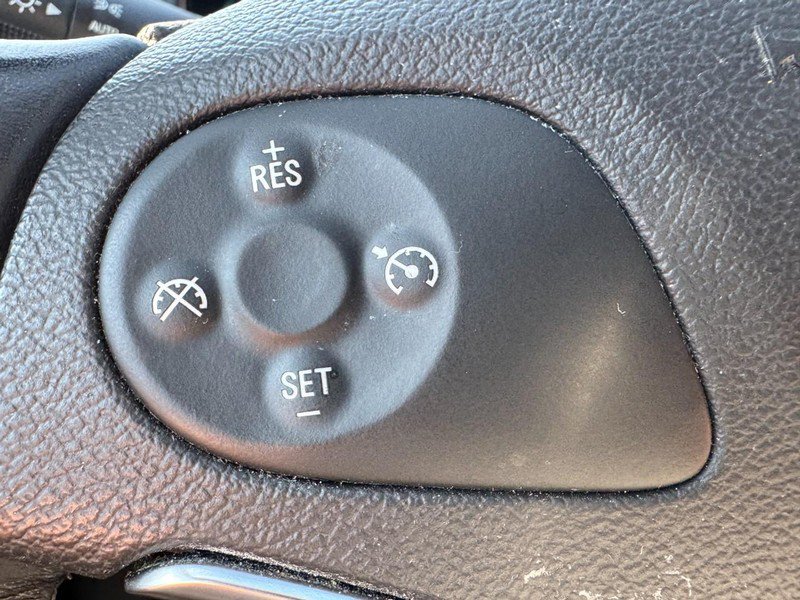 Used 2018 Chevrolet Impala Premier FWD image 16