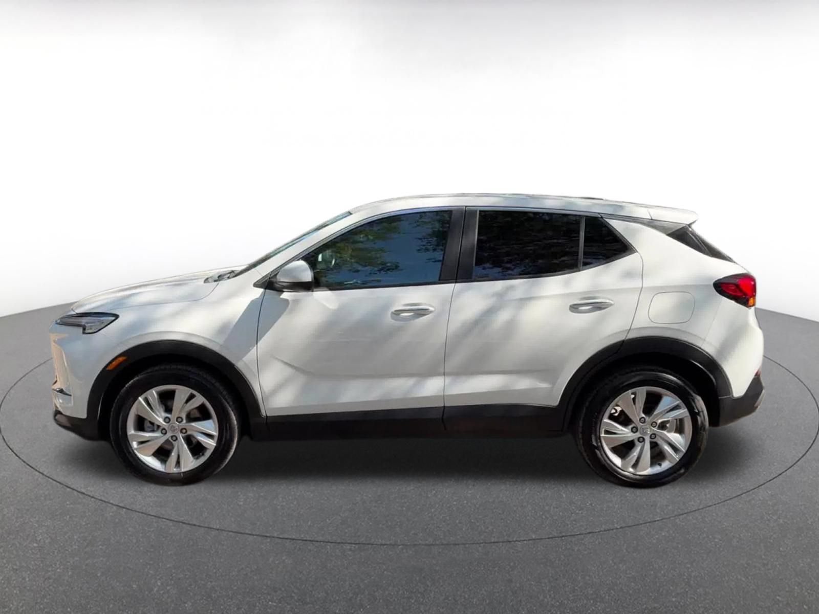 Used 2025 Buick Encore GX Preferred FWD image 9