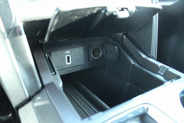 Used 2018 Ford Explorer XLT w/ Equipment Group 202A image 19