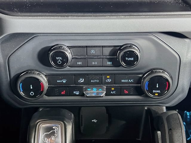 Used 2022 Ford Bronco Big Bend w/ Sasquatch Package AWD/4WD image 18