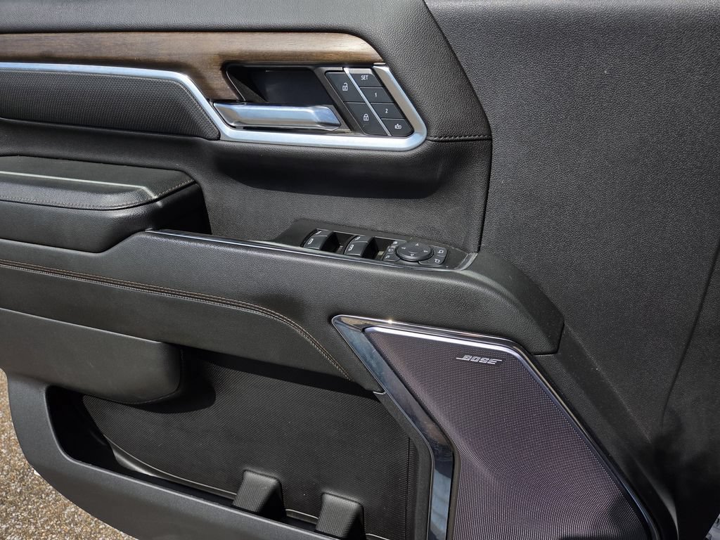 Used 2024 Chevrolet Silverado 2500 High Country w/ High Country Premium Package AWD/4WD image 22