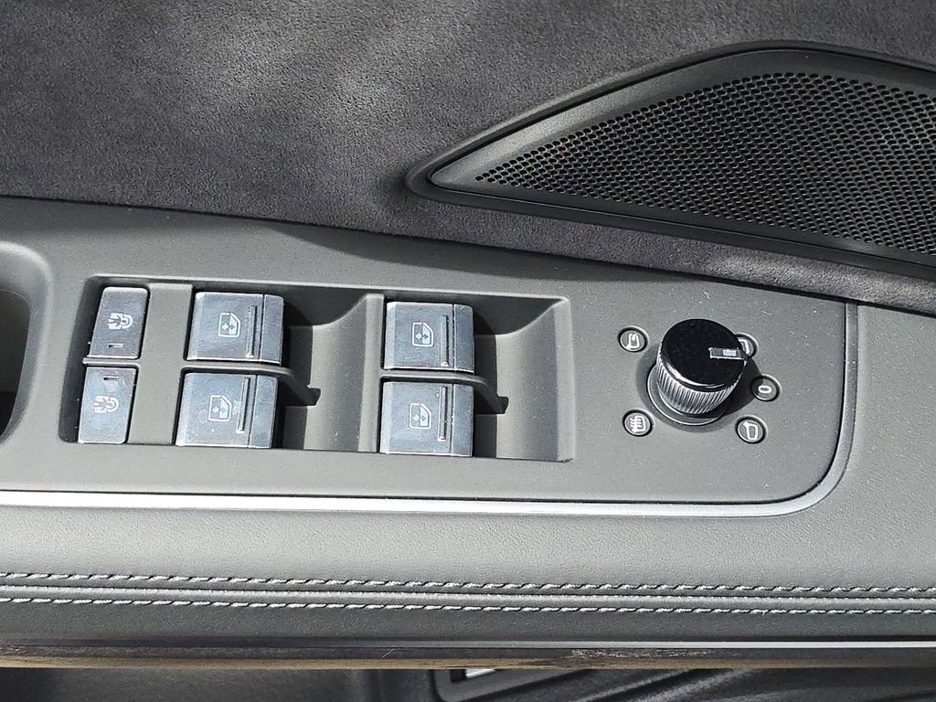 New 2026 Audi A8 L 3.0T AWD/4WD image 19