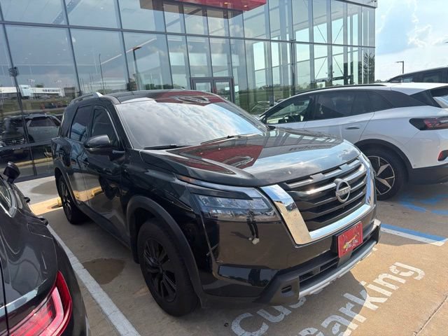 Certified 2025 Nissan Pathfinder SL AWD/4WD image 2