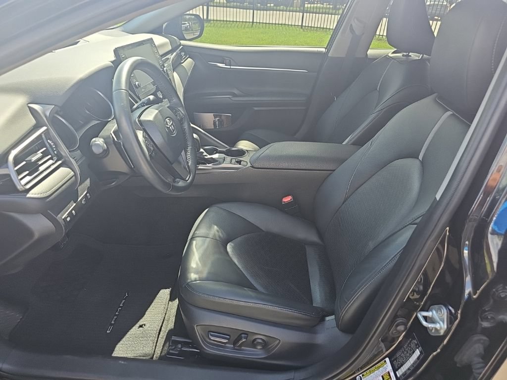 Used 2021 Toyota Camry XSE FWD image 12