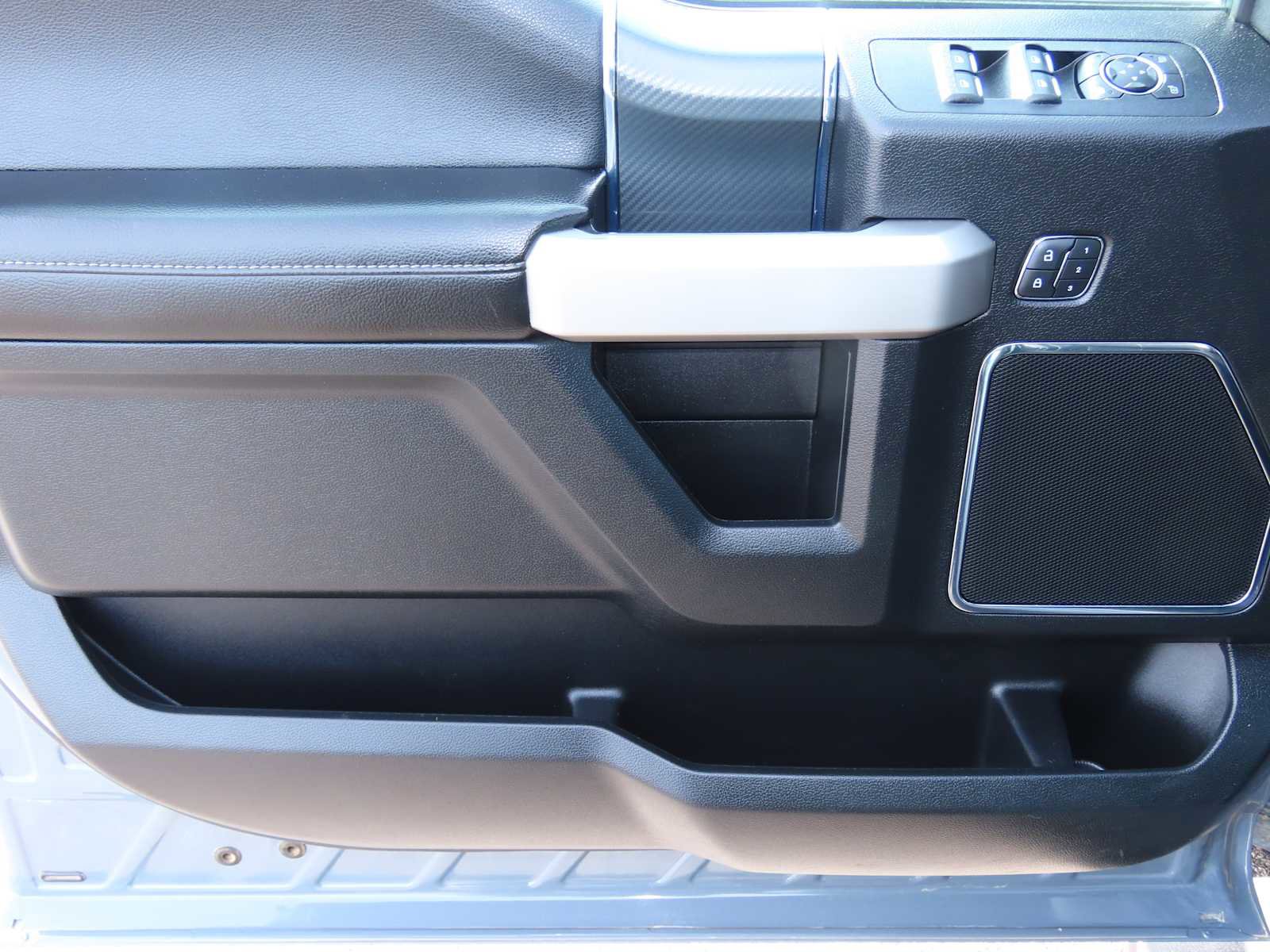 Certified 2019 Ford F150 Lariat image 17