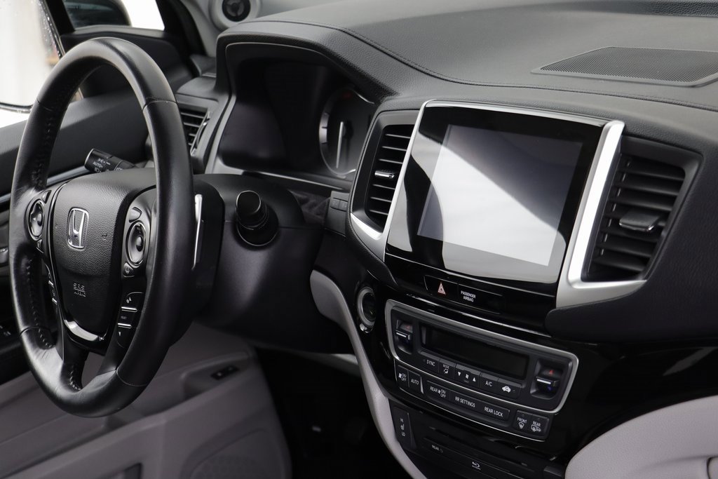 Used 2016 Honda Pilot Touring image 22