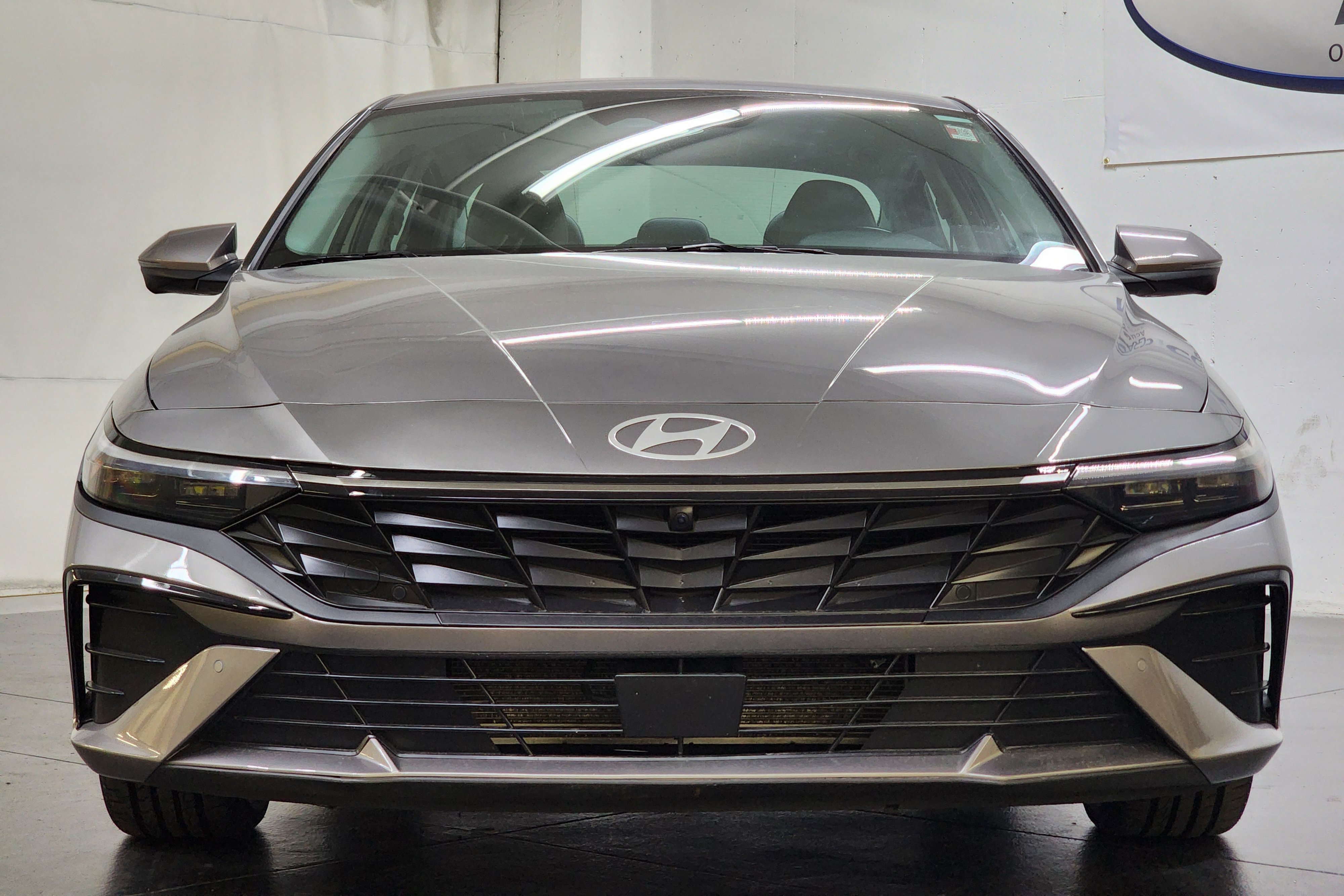 Used 2024 Hyundai Elantra Limited FWD image 13