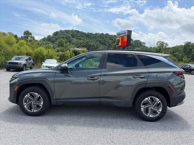 Used 2025 Hyundai Tucson Blue AWD/4WD image 4
