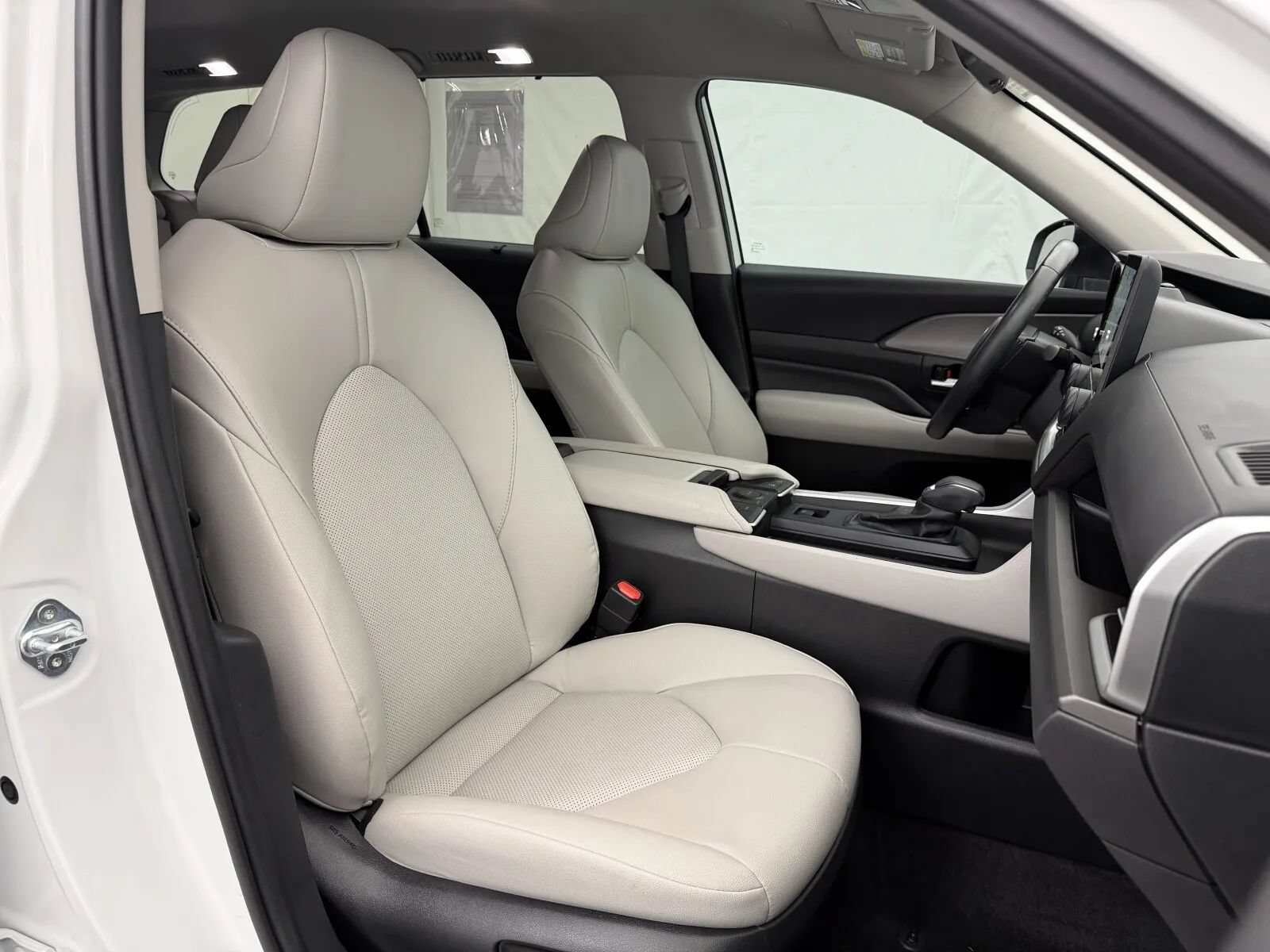 Used 2024 Toyota Grand Highlander FWD image 30