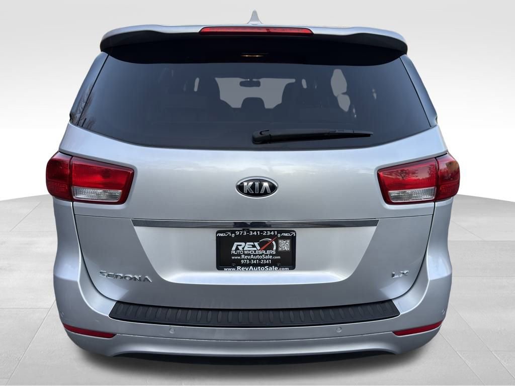 Used 2016 Kia Sedona LX w/ LX Convenience Package image 5