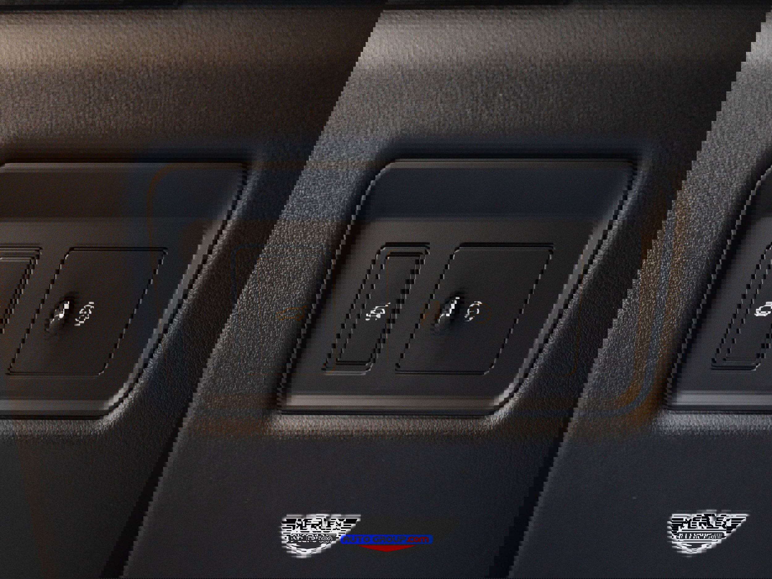 Used 2018 Land Rover Range Rover Long Wheelbase Supercharged image 39