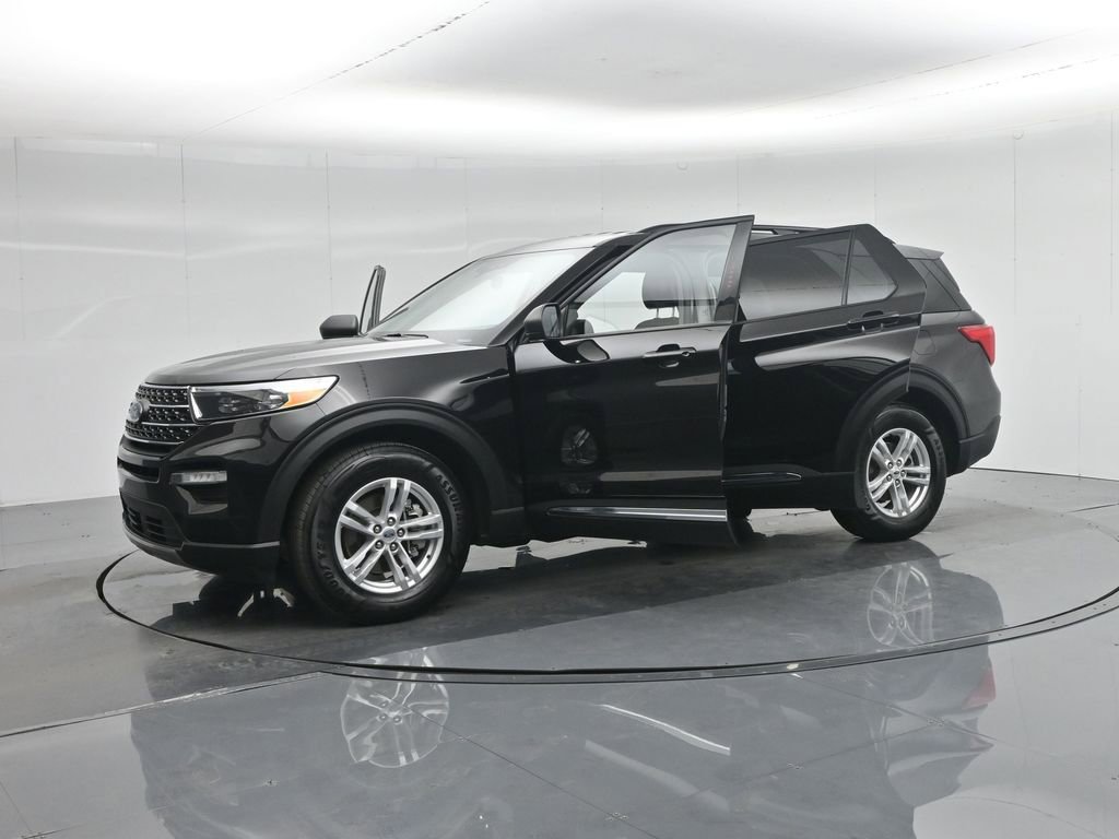 Certified 2022 Ford Explorer XLT w/ Equipment Group 202A image 30