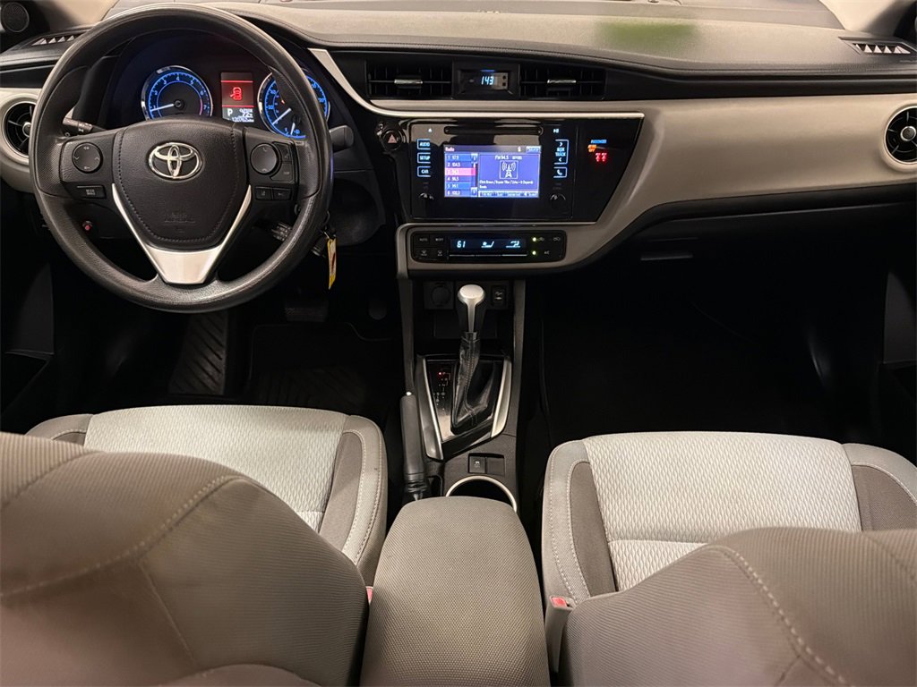Used 2018 Toyota Corolla LE image 10