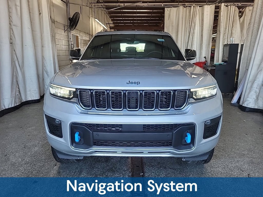 Used 2023 Jeep Grand Cherokee Overland AWD/4WD image 5